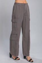 Load image into Gallery viewer, Full-Length Tencel Pants With Cargo Pockets