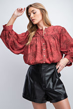 Load image into Gallery viewer, 3/4 Sleeve Crepe Button Down Printed Top