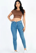 Load image into Gallery viewer, Short Sleeve Roundneck Crop Top