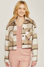 Load image into Gallery viewer, Yarn Dyed Plaid Button Up Jacket
