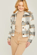 Load image into Gallery viewer, Yarn Dyed Plaid Button Up Jacket
