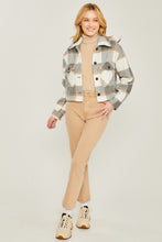 Load image into Gallery viewer, Yarn Dyed Plaid Button Up Jacket
