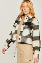 Load image into Gallery viewer, Yarn Dyed Plaid Button Up Jacket
