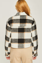 Load image into Gallery viewer, Yarn Dyed Plaid Button Up Jacket
