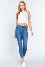 Load image into Gallery viewer, Halter Neck Crop Top
